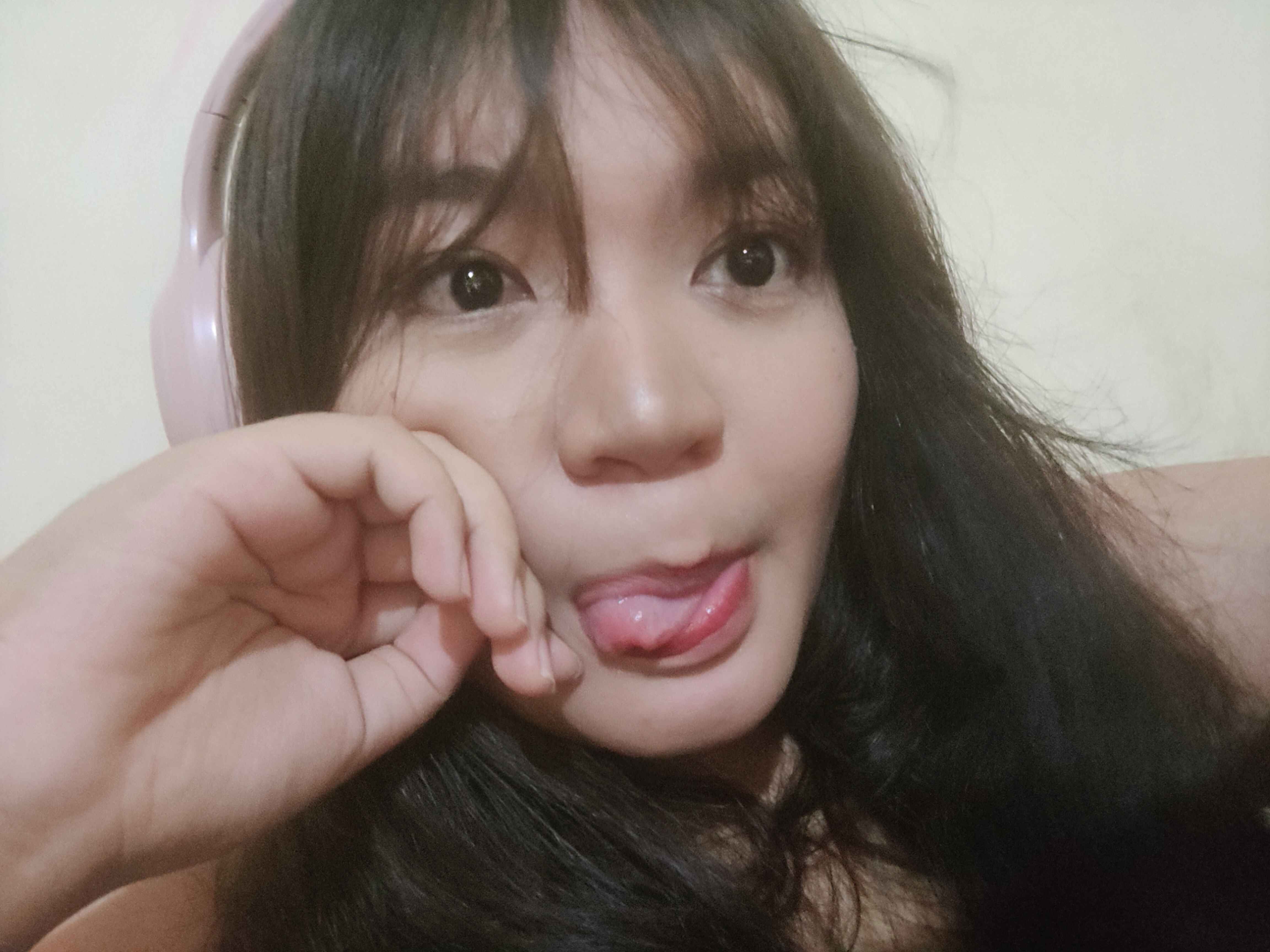 Wanna chat w me?~