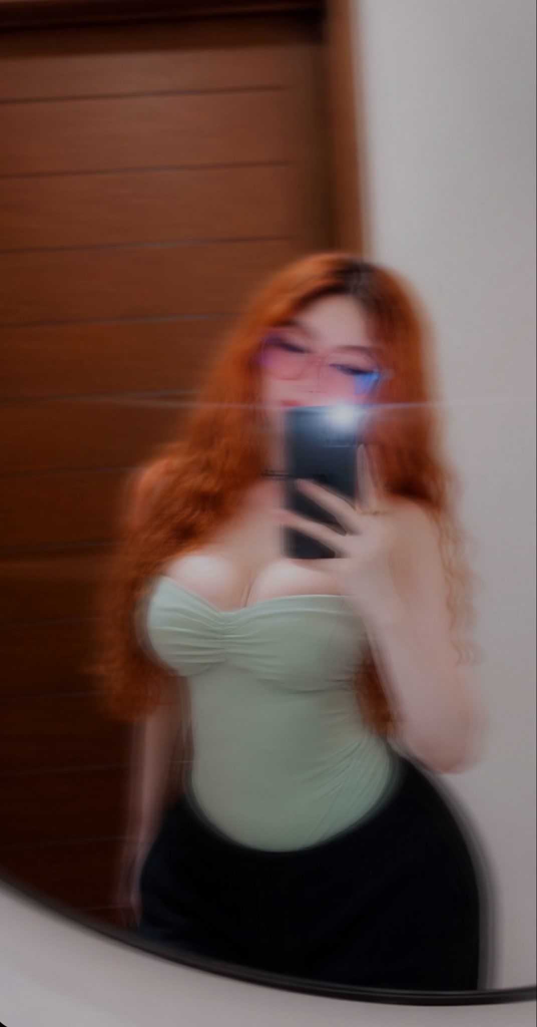 mssg me :c