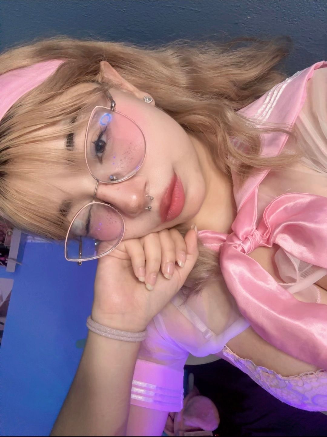 Hii, I'm available, want selfies?🩷