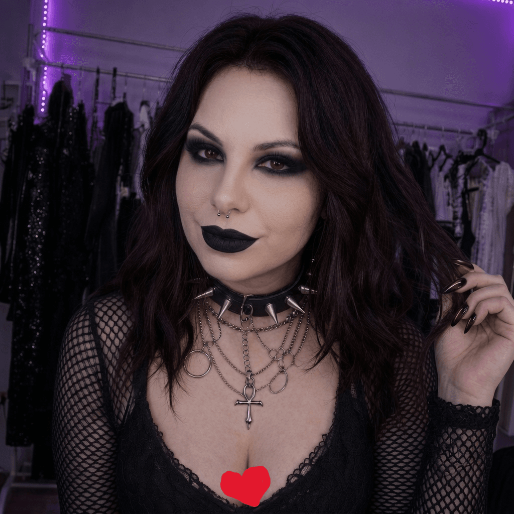 online & available for all my services ❤︎