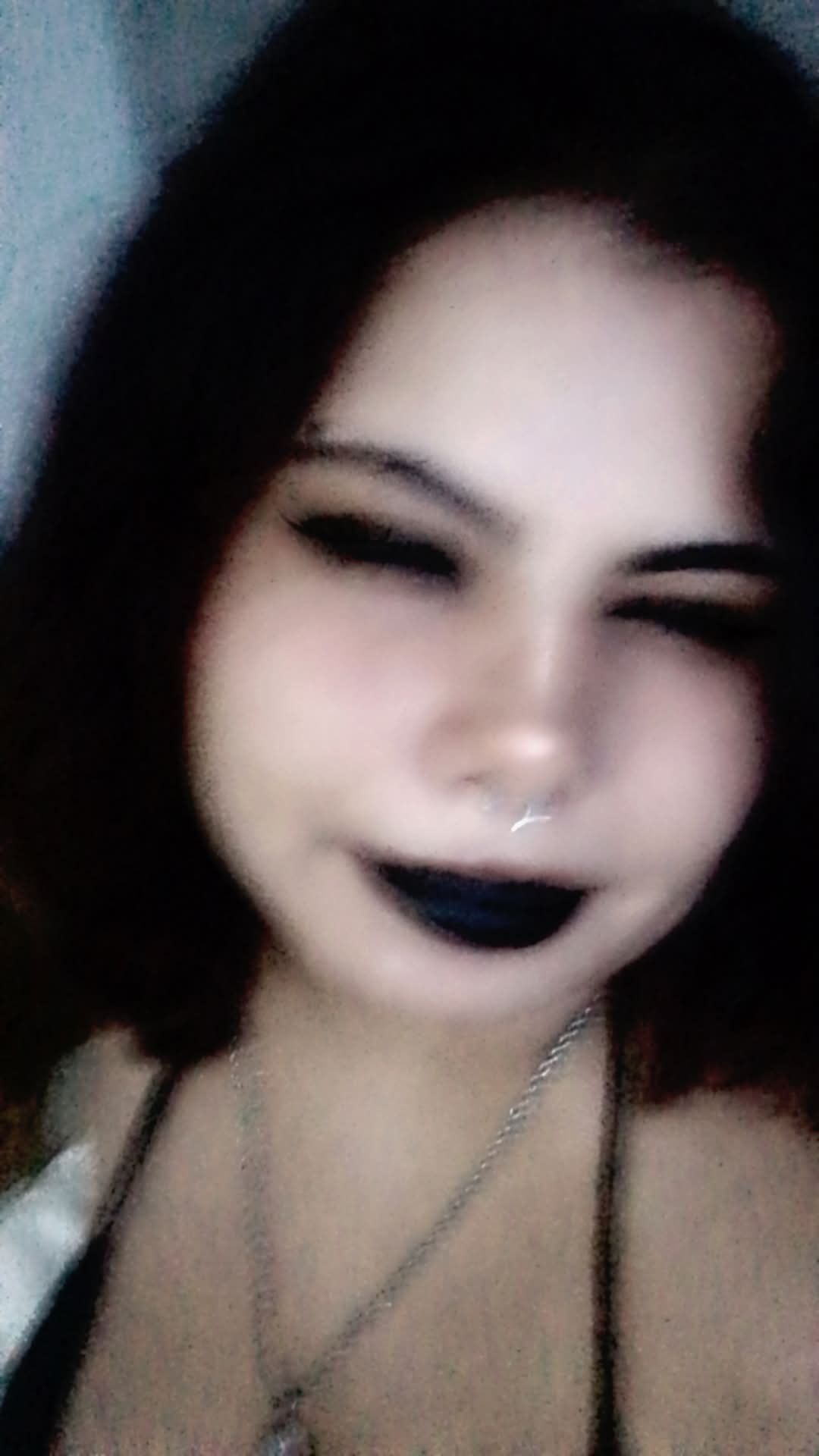 I'm available for e-chat/games/selfies