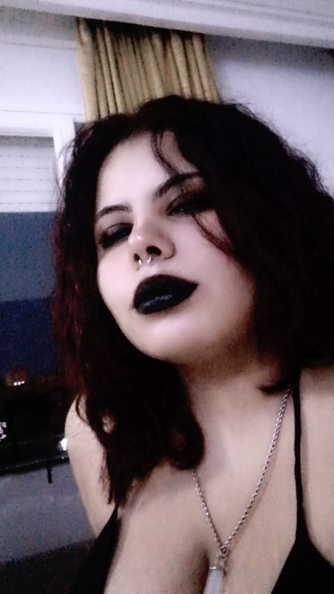 i'm online if you need company ♡