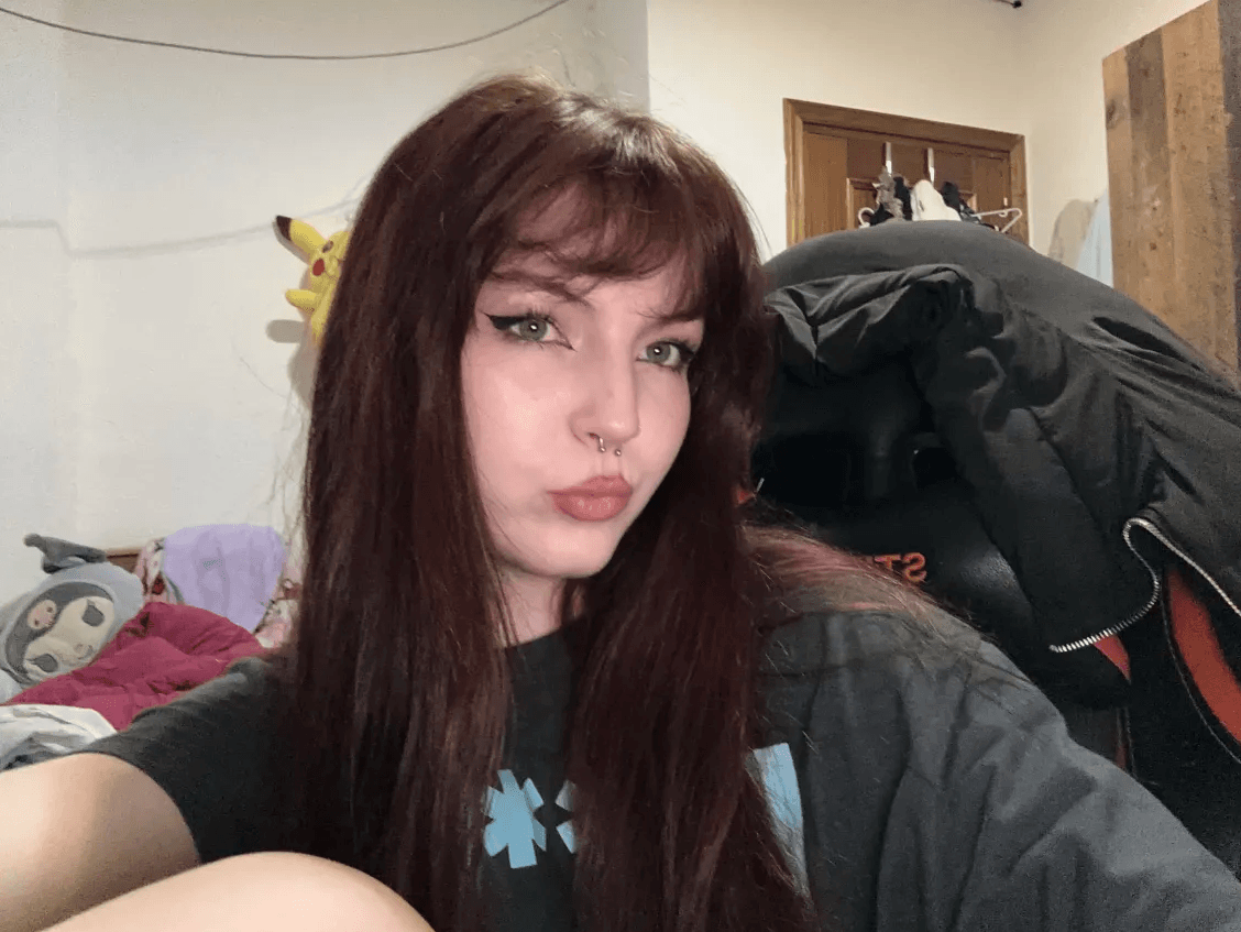 Available for pics, selfies, vids <3