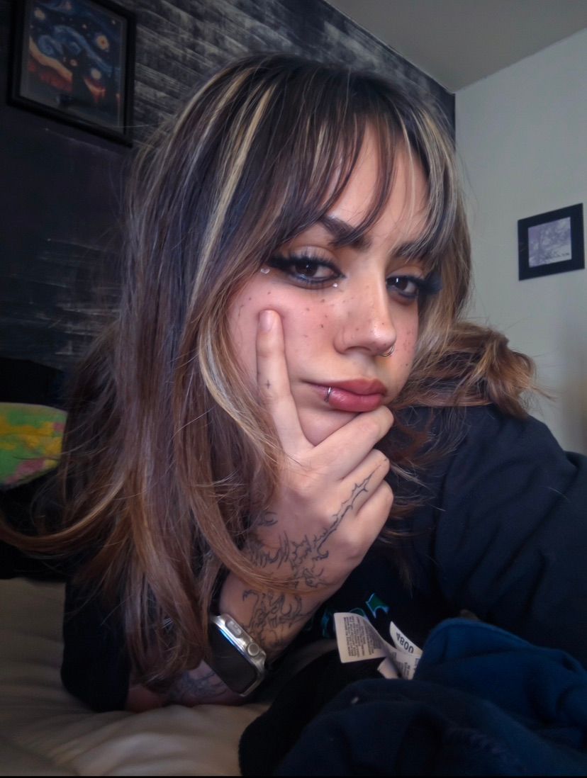 hiiii im so bored i wanna play valo with someone!