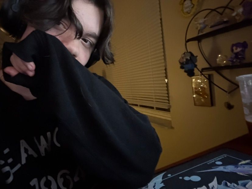 im on for the next few hours :3 come yap to me