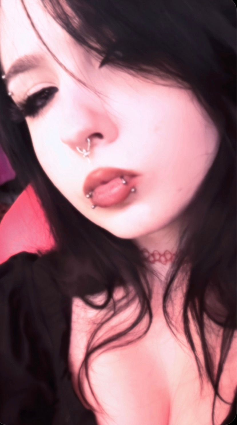 <3
