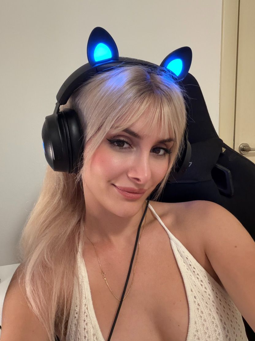 Available and ready to chill with you 🥰