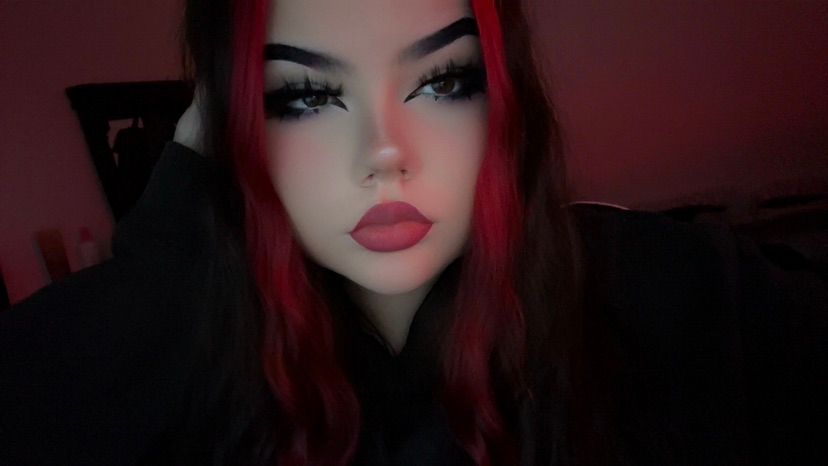 Let’s play some Apex together! 🖤🩹