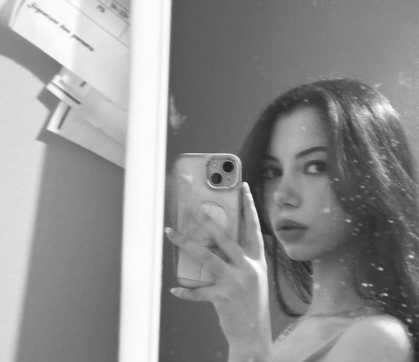 selfies and vidcalls available 💗🤭