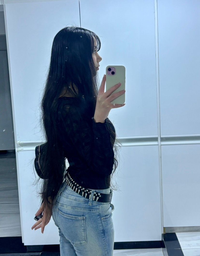 Dm for a surprise🤭💌