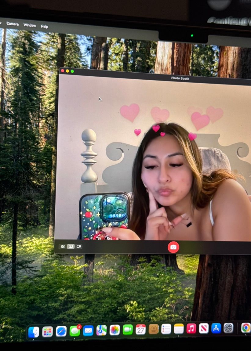 <3