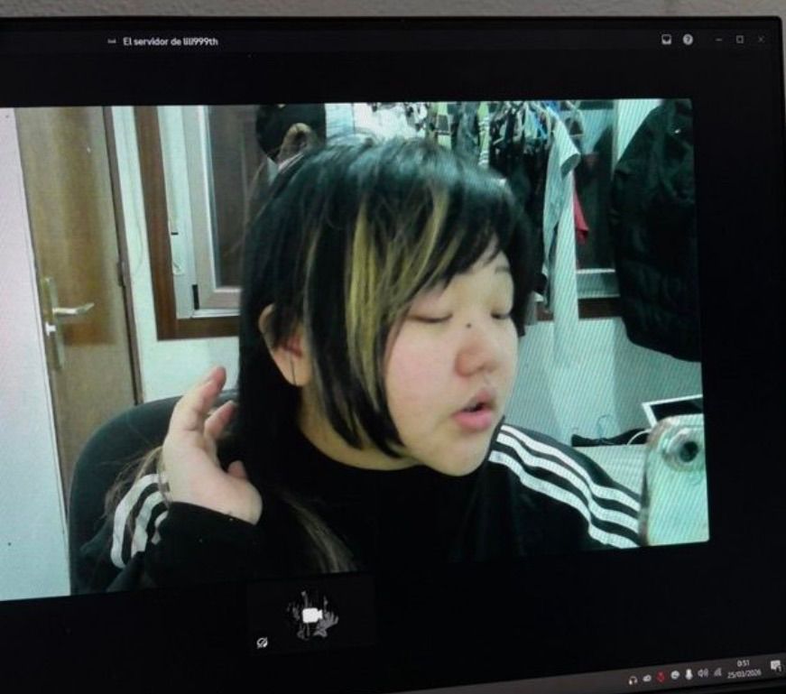 someone want to echat or spend time with emi