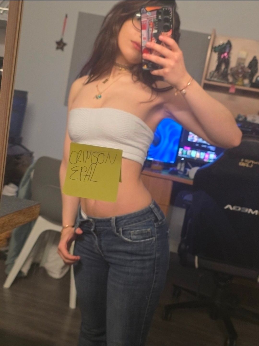 im bored someone come say hi 0^0