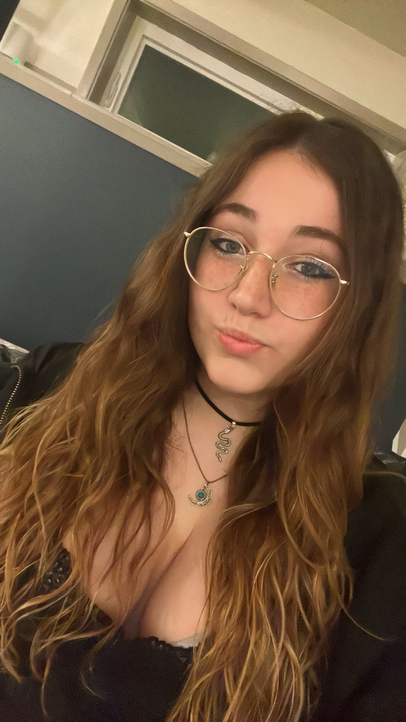 hii I’m available tonight, text me <3
