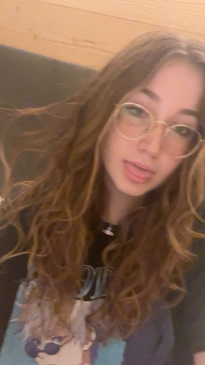 heyy anyone on? :3 text me