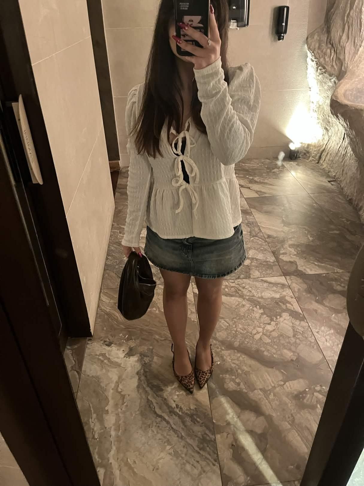 <3