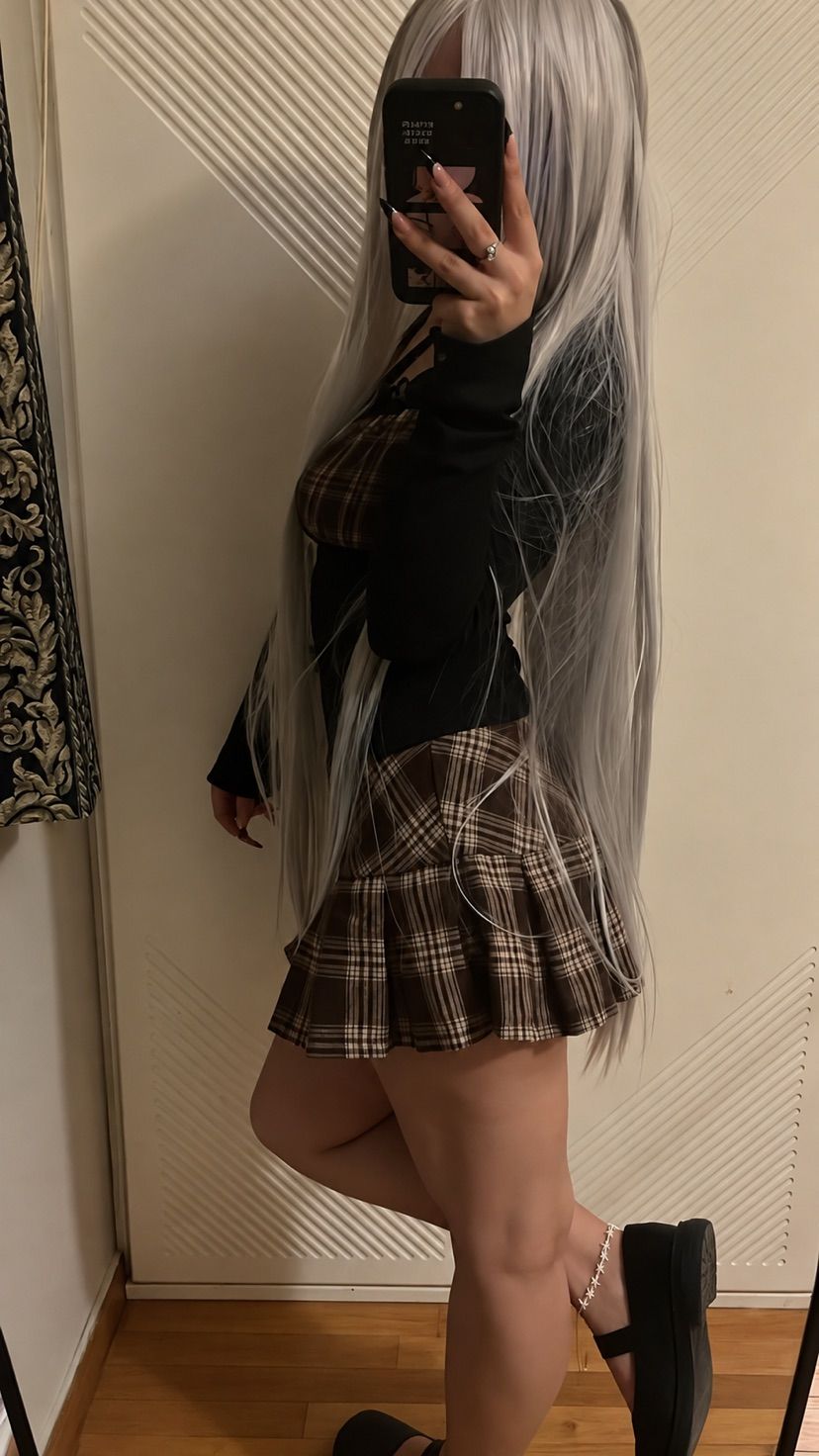 she’s on! she’s available!