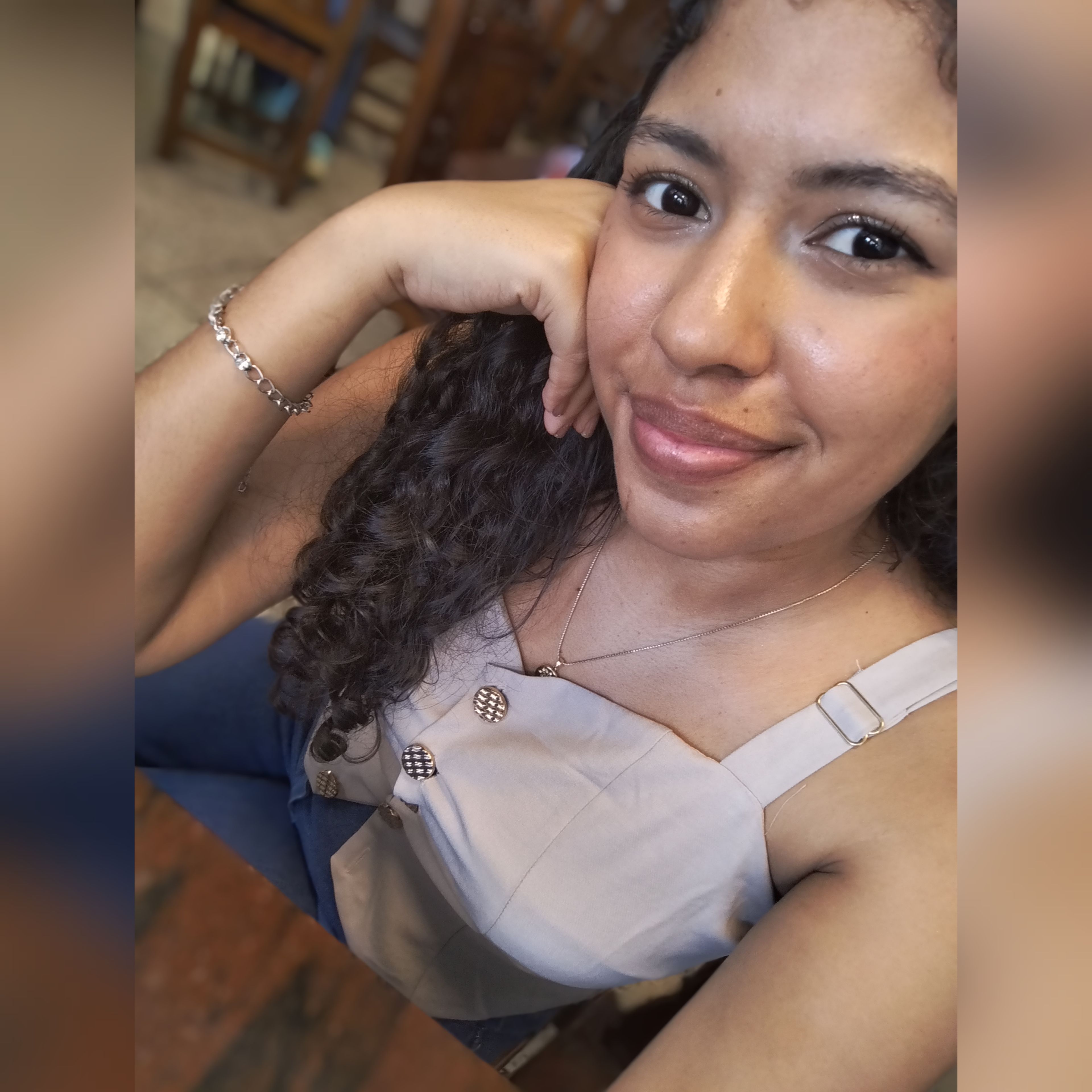 Hii - Holis buen día estrellitas 🌸✨