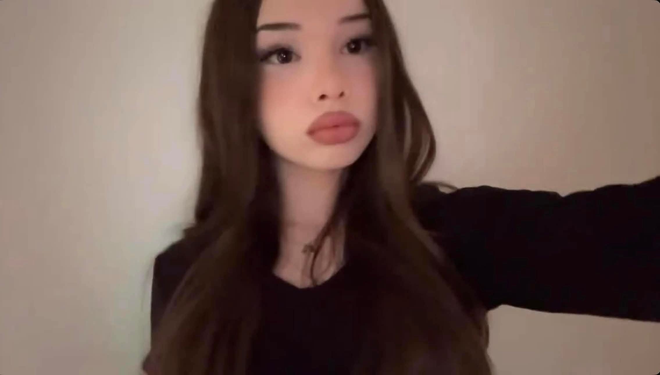 hi >3
