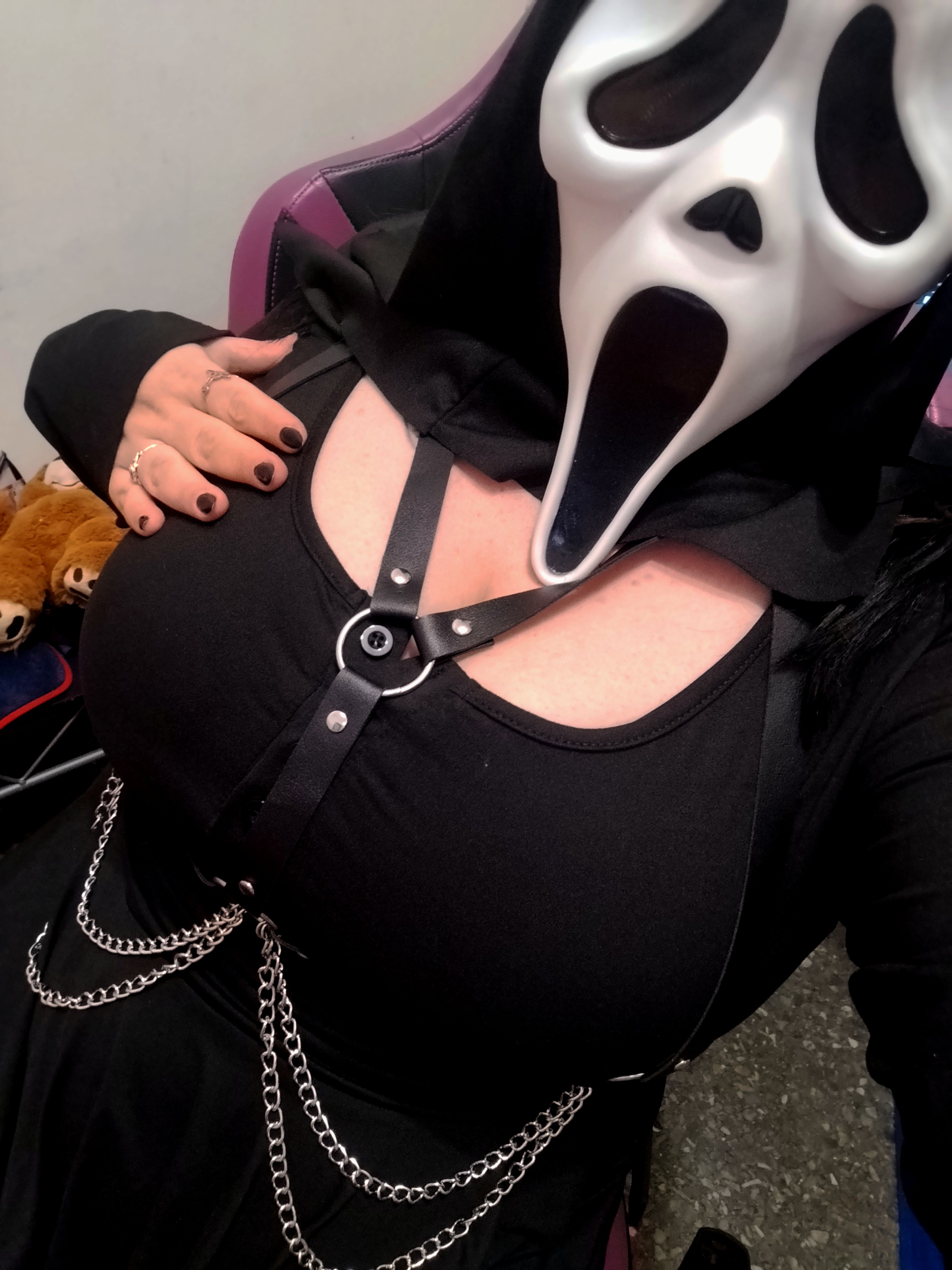 Your favorite Ghost girl is here 🖤