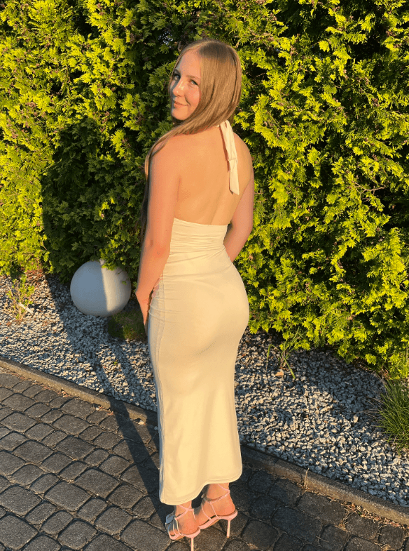 hi im available