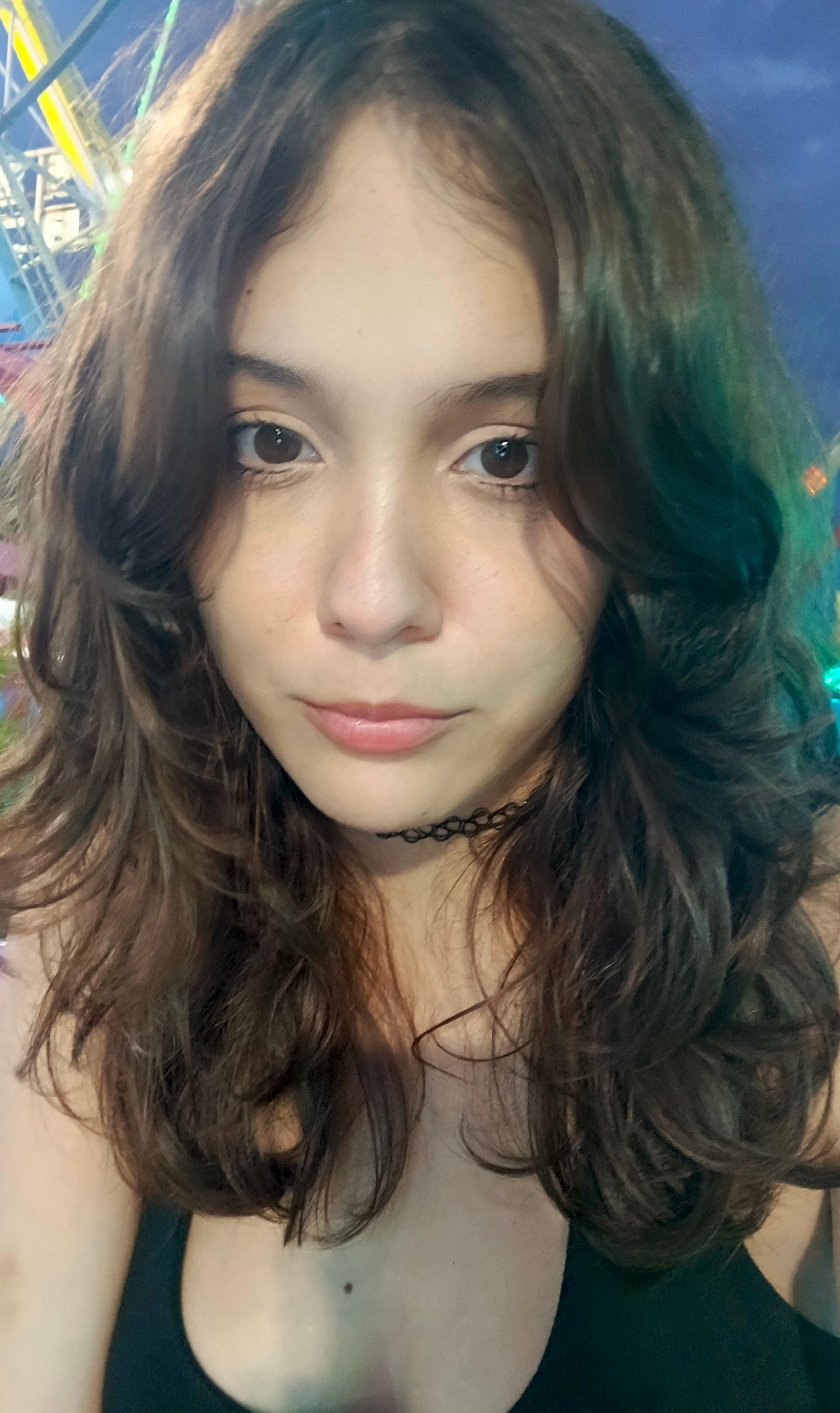 Hi honey, do you want to have some fun together?