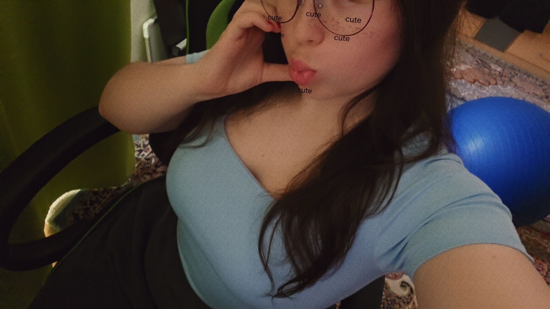 Availableee <33