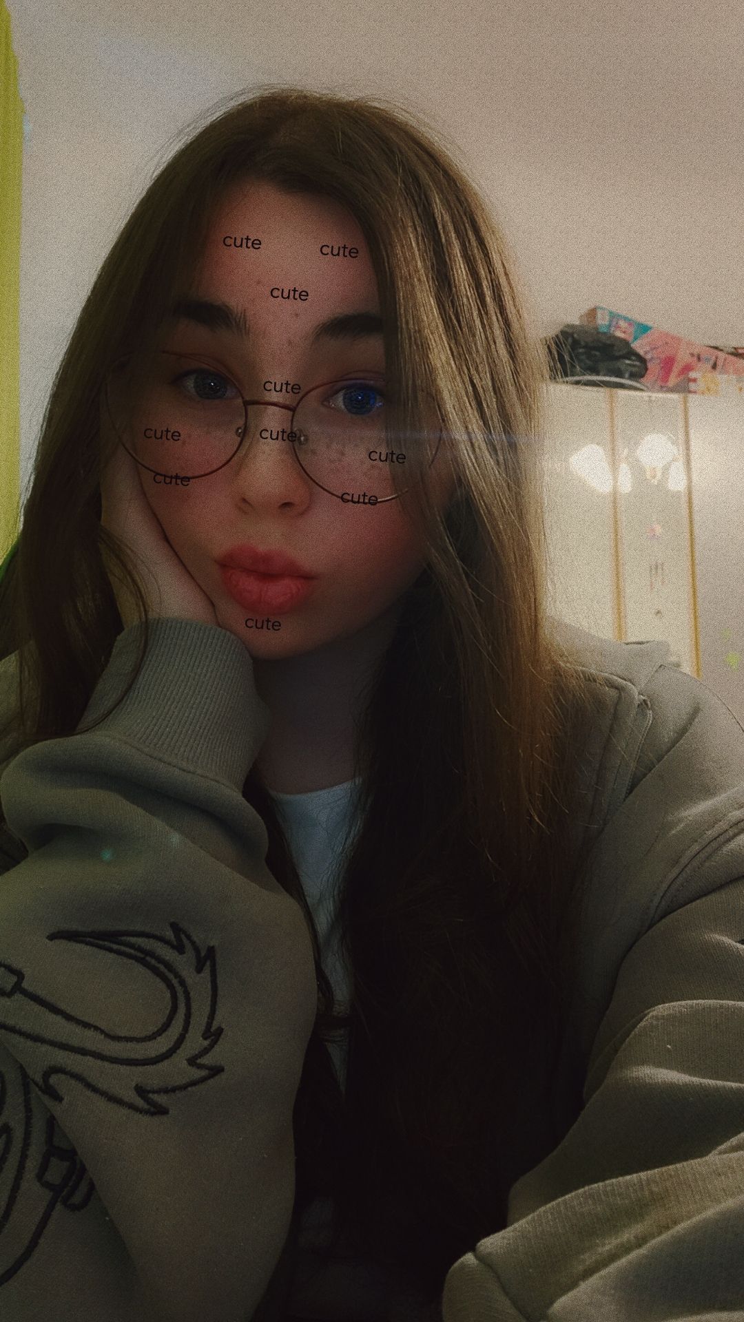 Availablee <33