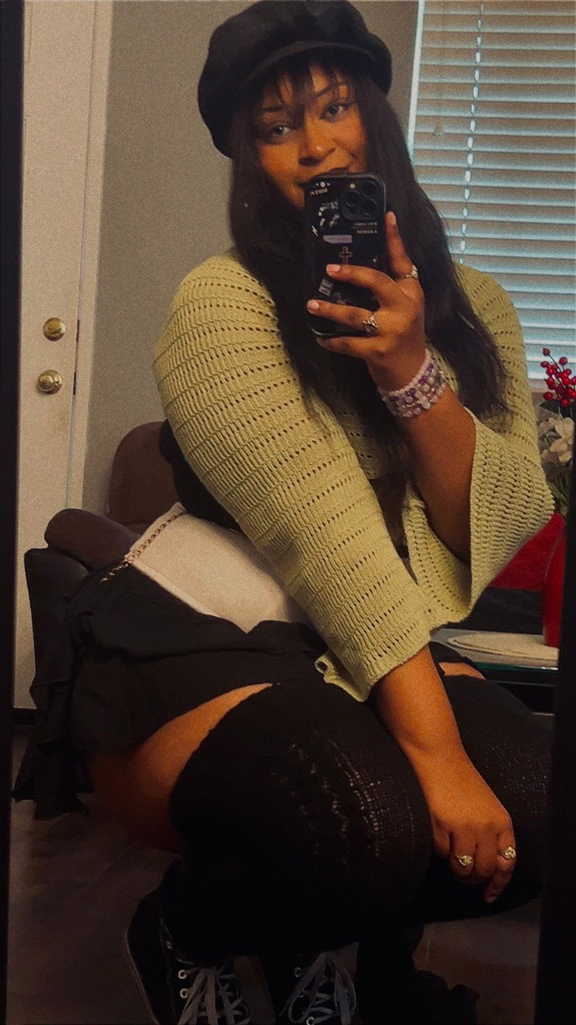 come see about me, hehe 🖤🌙
