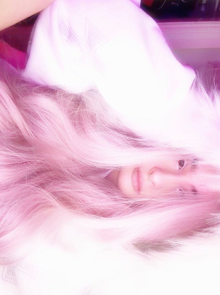 pink :3
