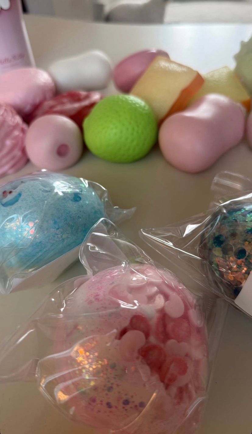 feeding my squishy addiction ><