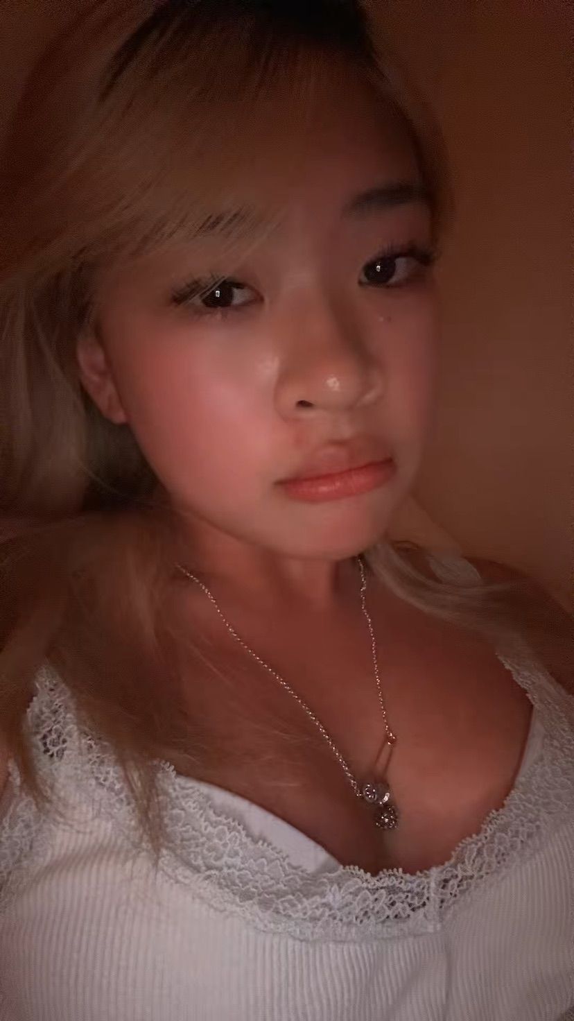 selling pics and vids