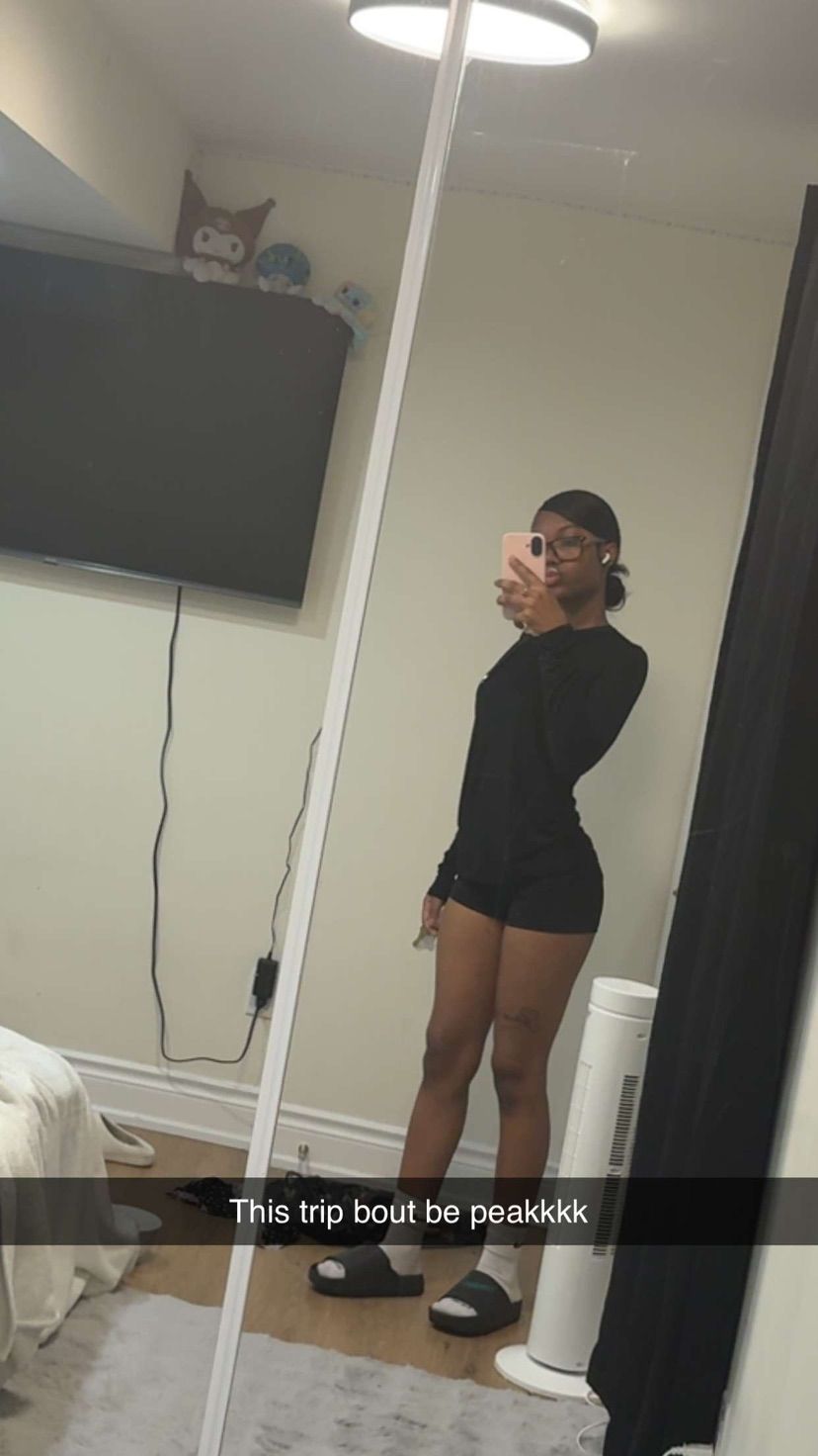 heyyy guys my chat are free first buy ☺️