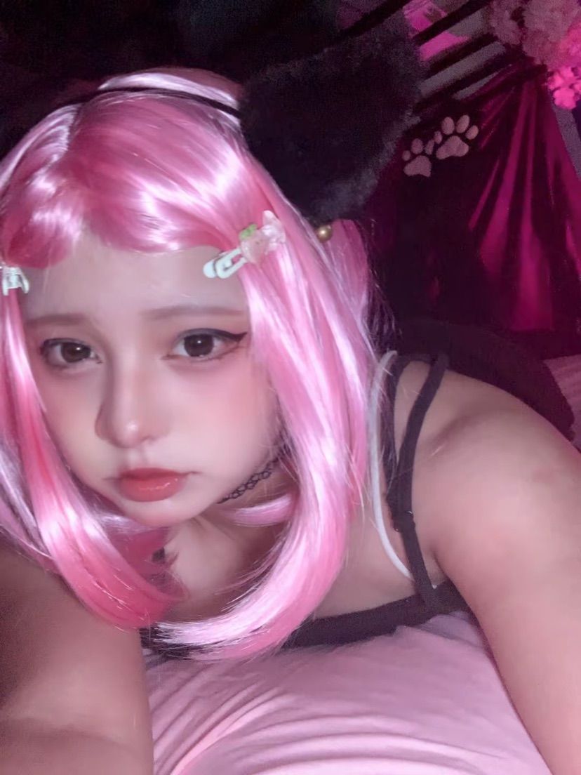 someone wants to play roblox?