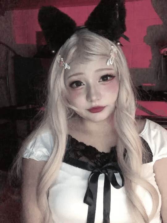 ૮₍ ´• ˕ •` ₎ა Taking orders ૮₍ ´• ˕ •` ₎ა