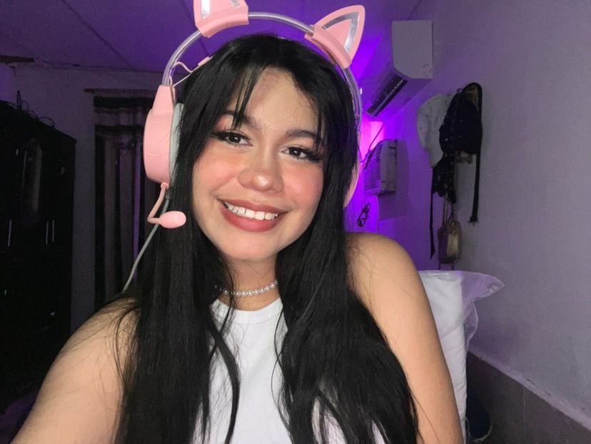 available for u💕