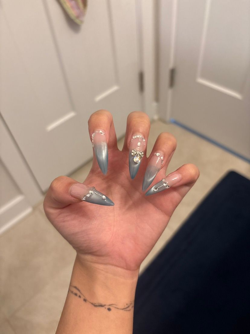 Peep the nails