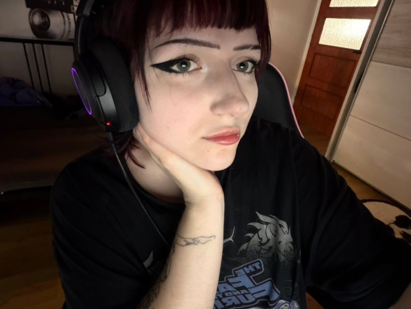 I’m playing lol now, and what are you doing? :3