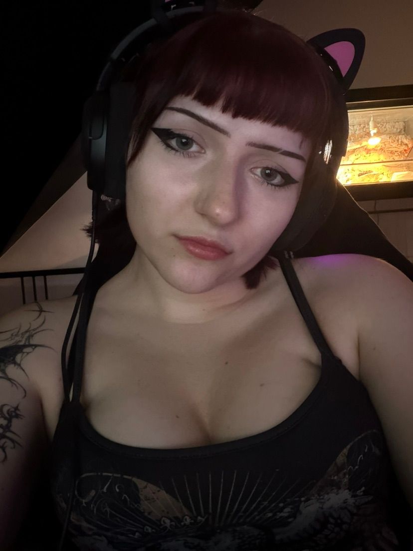 someone want to play tft? <3