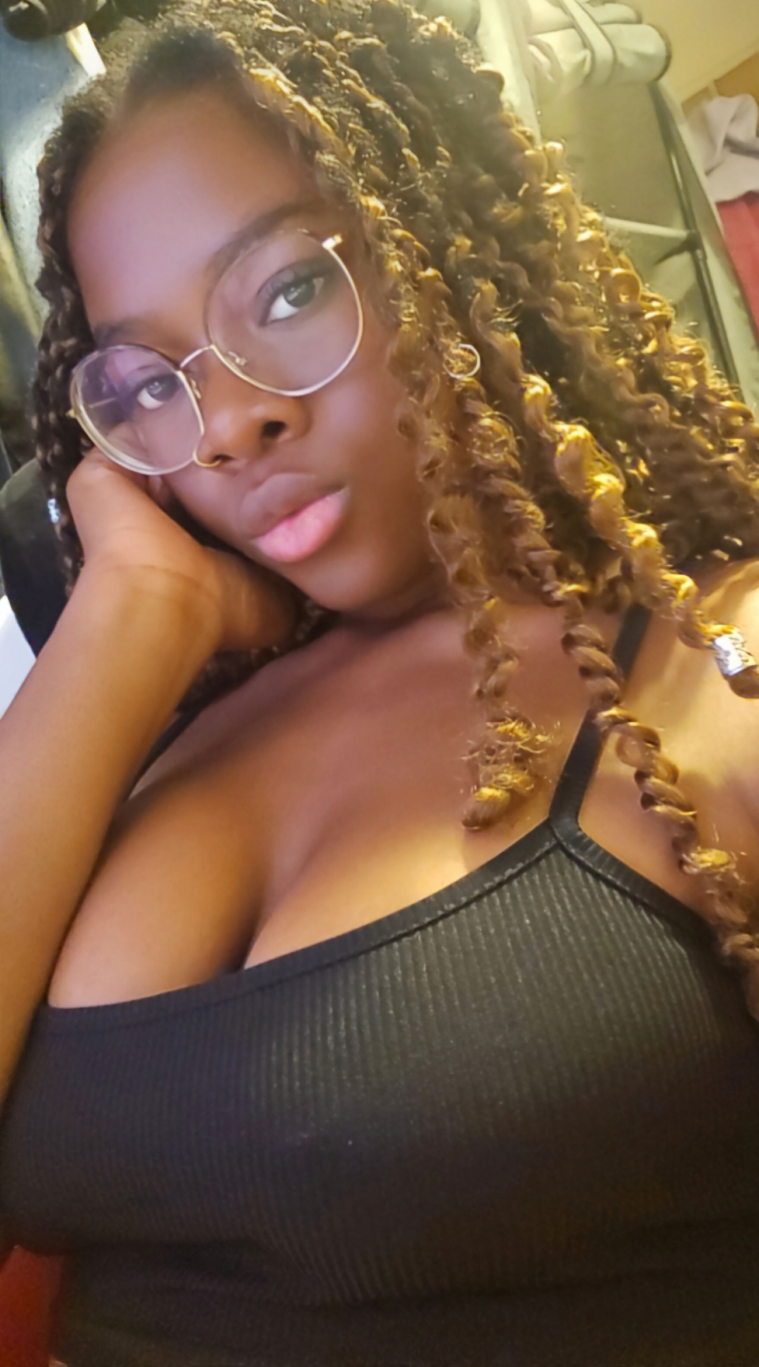 come hang out with me :3