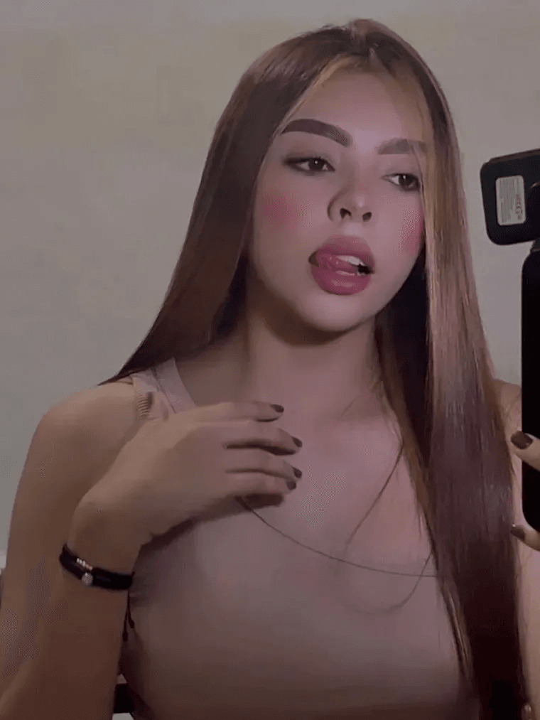 Disponible para Selfies!📷✨🌸 Available for pics ☺