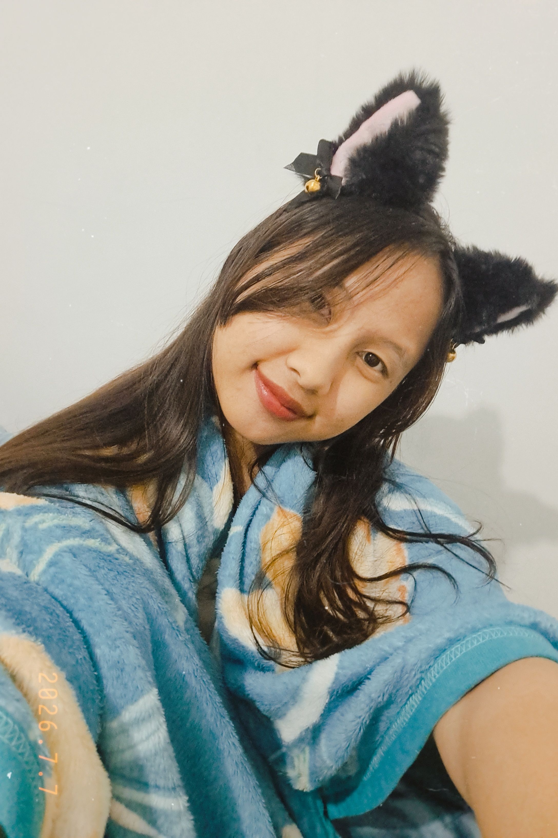 < 3