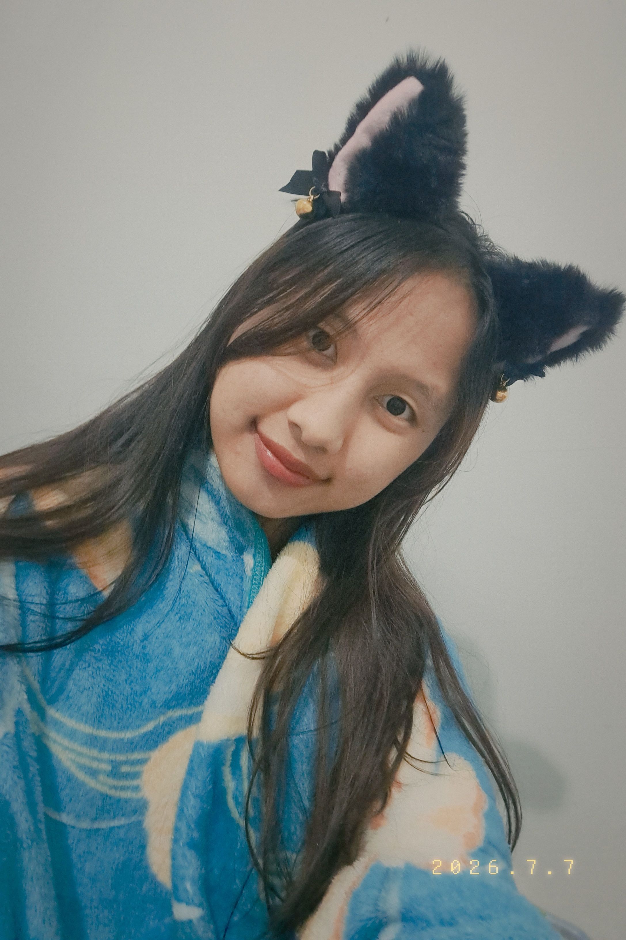 < 3
