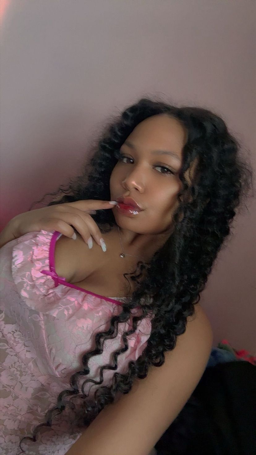 Bored & alone? Lets game together 💕
