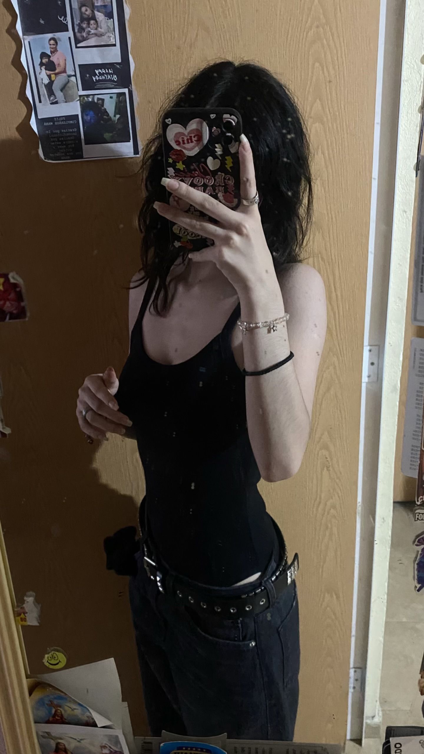 dm for echat/custome pics/vids!<3
