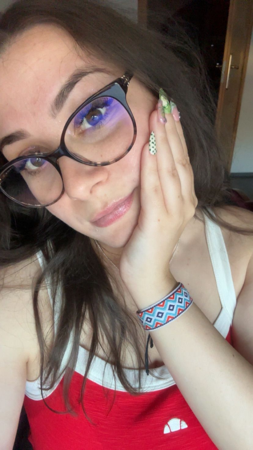 availableee for selfies ^^