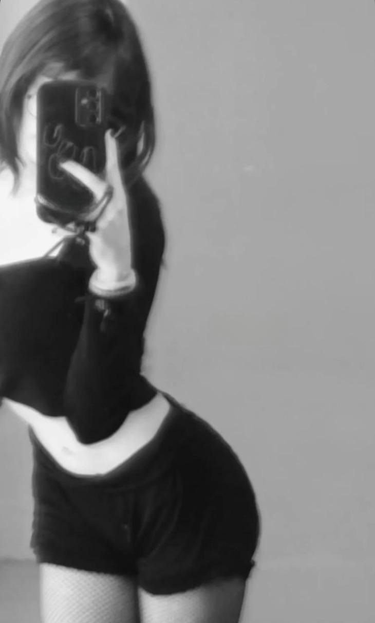 Waiting for u (Selfies)