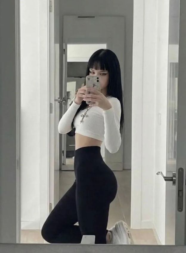 <3