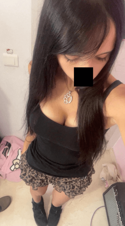 avaliable for pics and chat <3