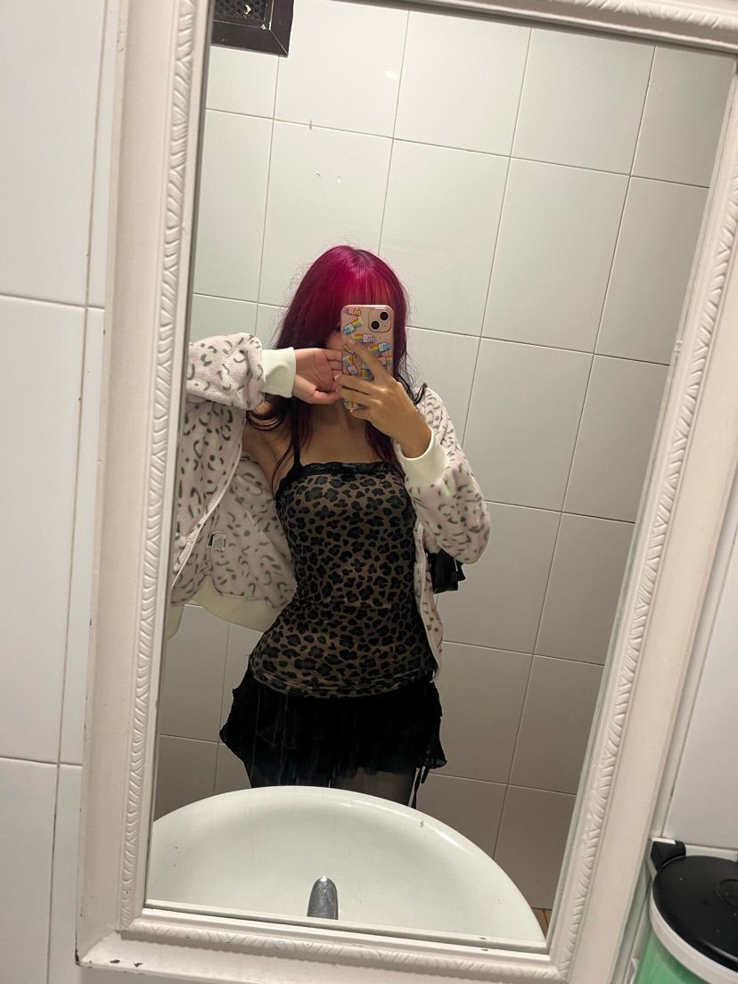 avaliable for pics and chat <33